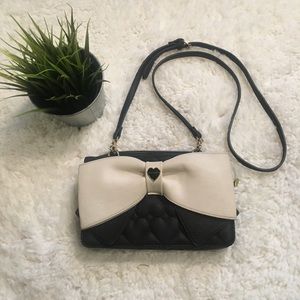 Betsy Johnson quilted Heart crossbody with bow
